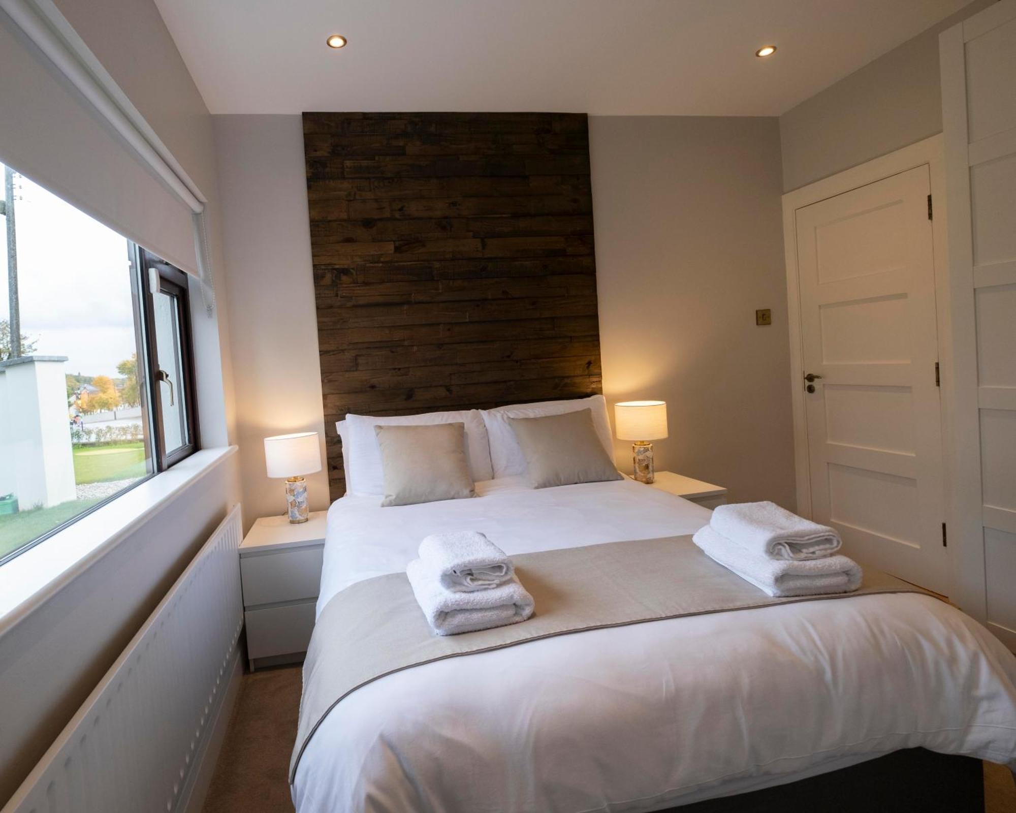 The Hillcrest, Luxury Accommodation In Castleblayney Town Eksteriør billede